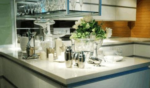 它才是廚房操作臺(tái)面的最佳材料！你家選對了嗎？